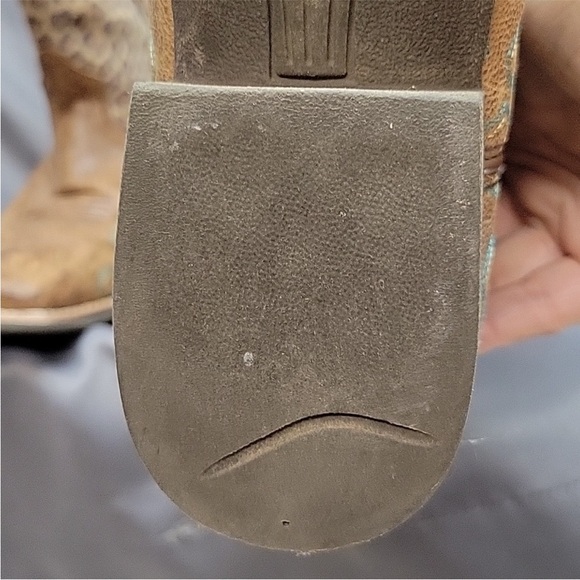 Ariat size 2.5 girl boot - Picture 7 of 8